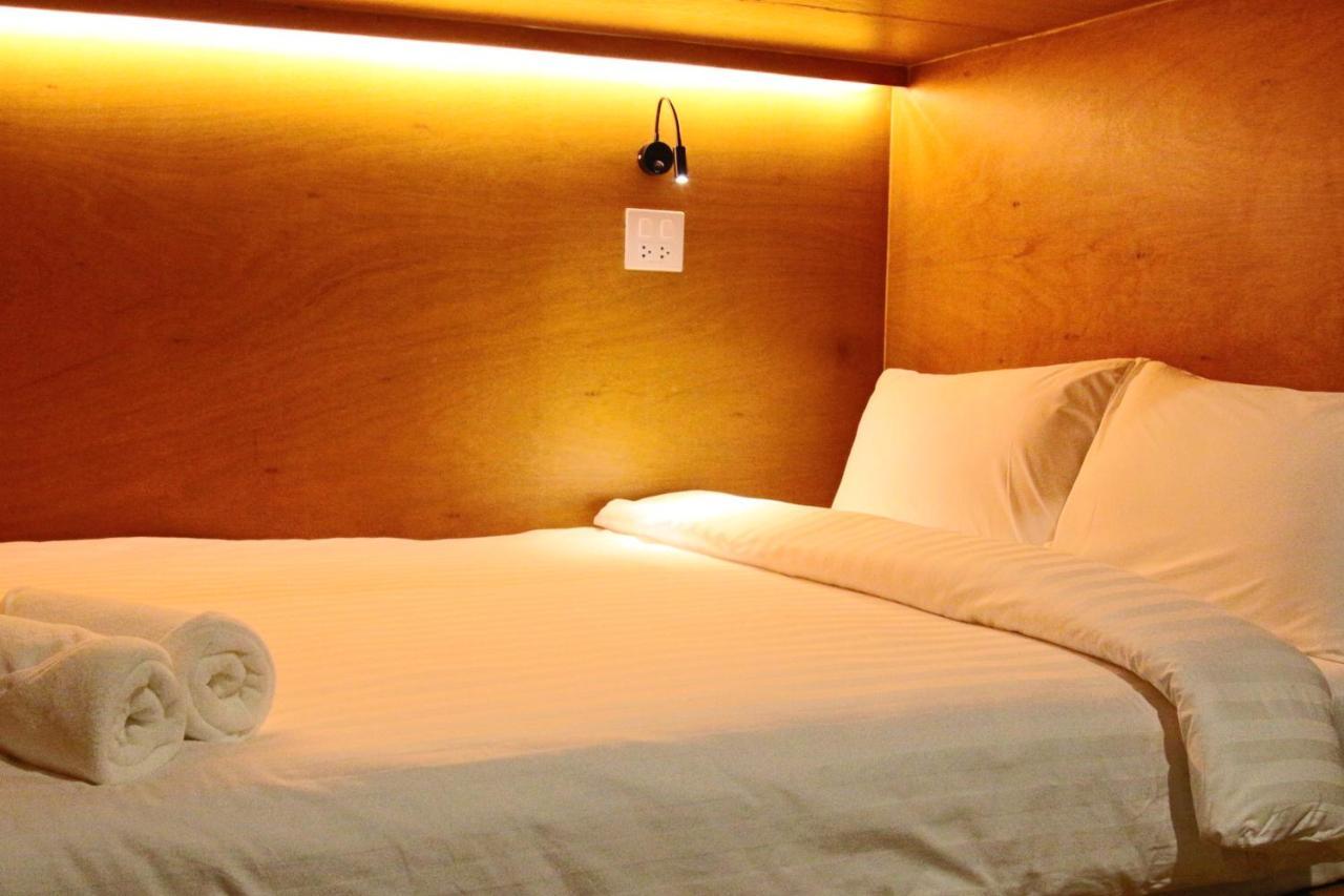 Gn Capsule Hostel Patong Bilik gambar
