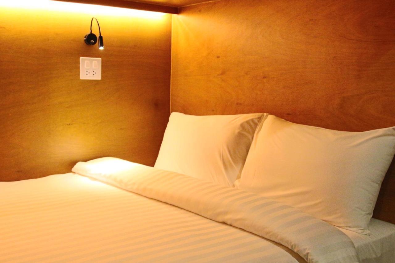Gn Capsule Hostel Patong Luaran gambar