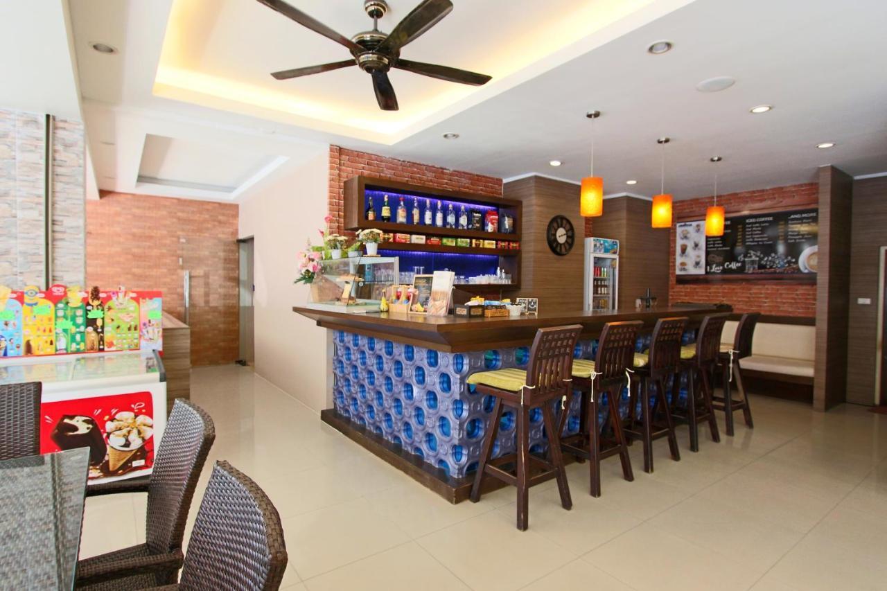 Gn Capsule Hostel Patong Luaran gambar